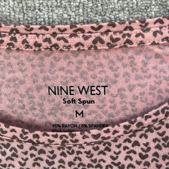 Nine West Soft Spun Hearts Pink Top Size Medium - Picture 4 of 6